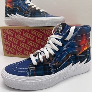Vans WMNS Sk8-Hi Bolt
Big Reveal Classics Navy/ Sneakers
VN0A5JIVIP4